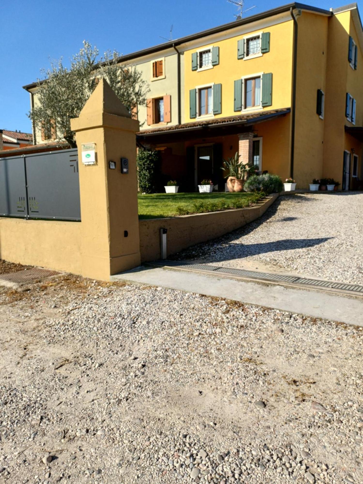 B&B Civico 61 Pastrengo Bagian luar foto